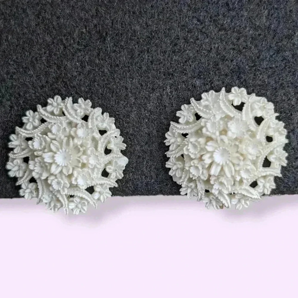 Vintage Celluloid Wedding Cake Earrings - Picture 1 of 4